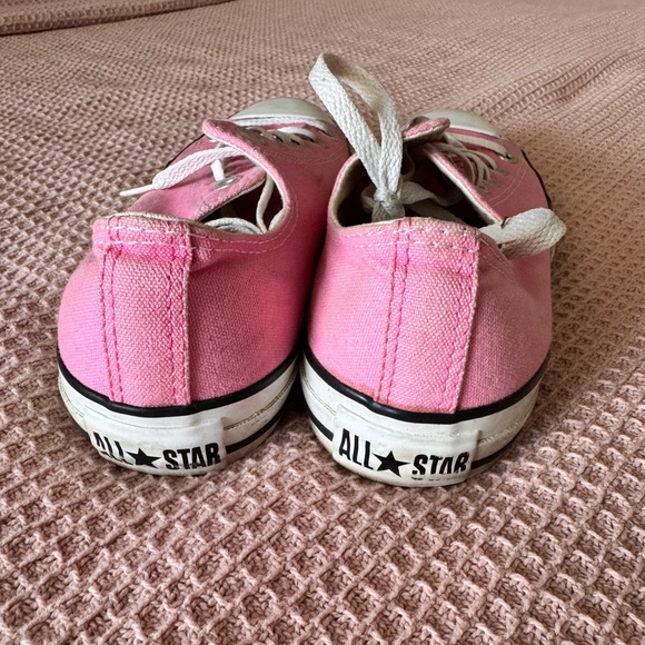 Pink converse - Picture 3 of 4